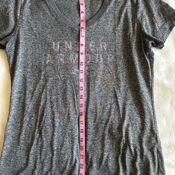 Under Armour HeatGear Short Sleeve V-Neck Loose Fit Shirt Women's Size M - Picture 5 of 8